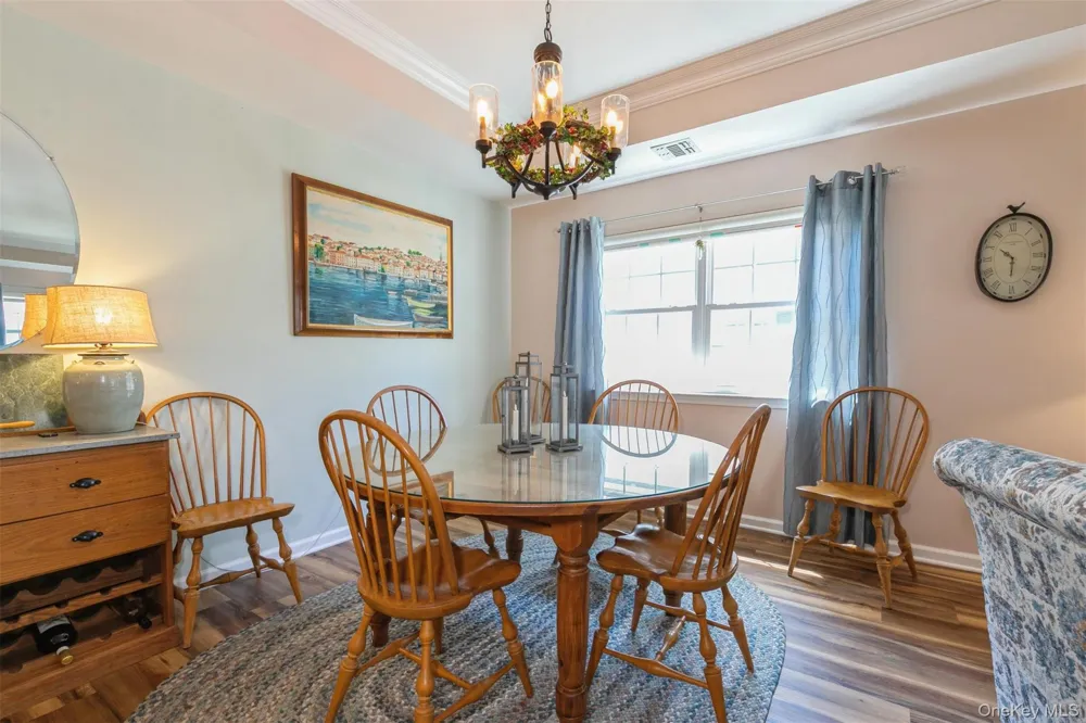 1401 Aerie Way East Quogue, NY 11942