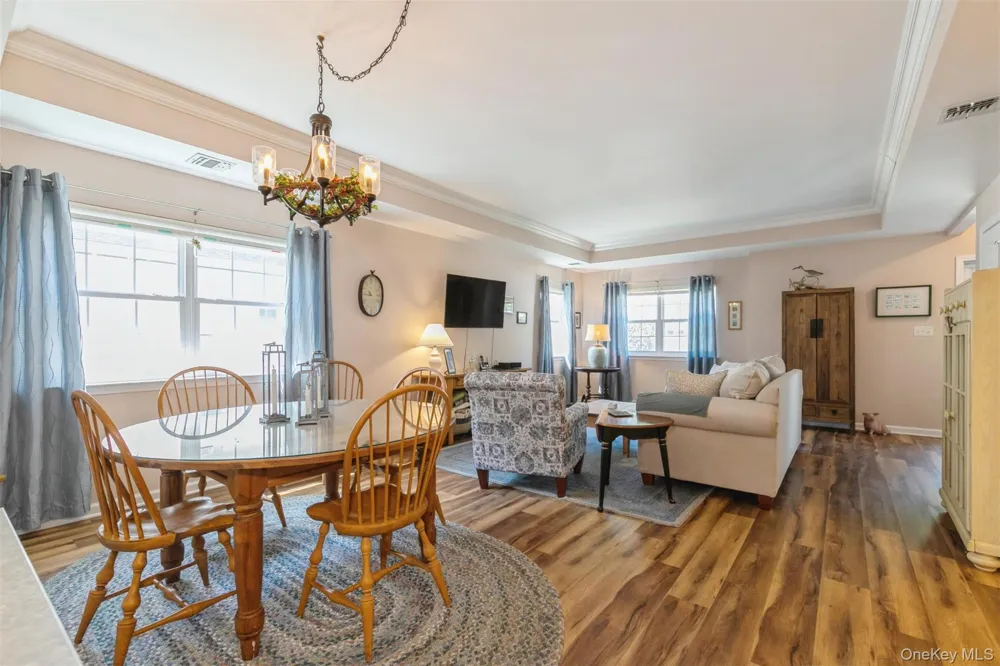 1401 Aerie Way East Quogue, NY 11942
