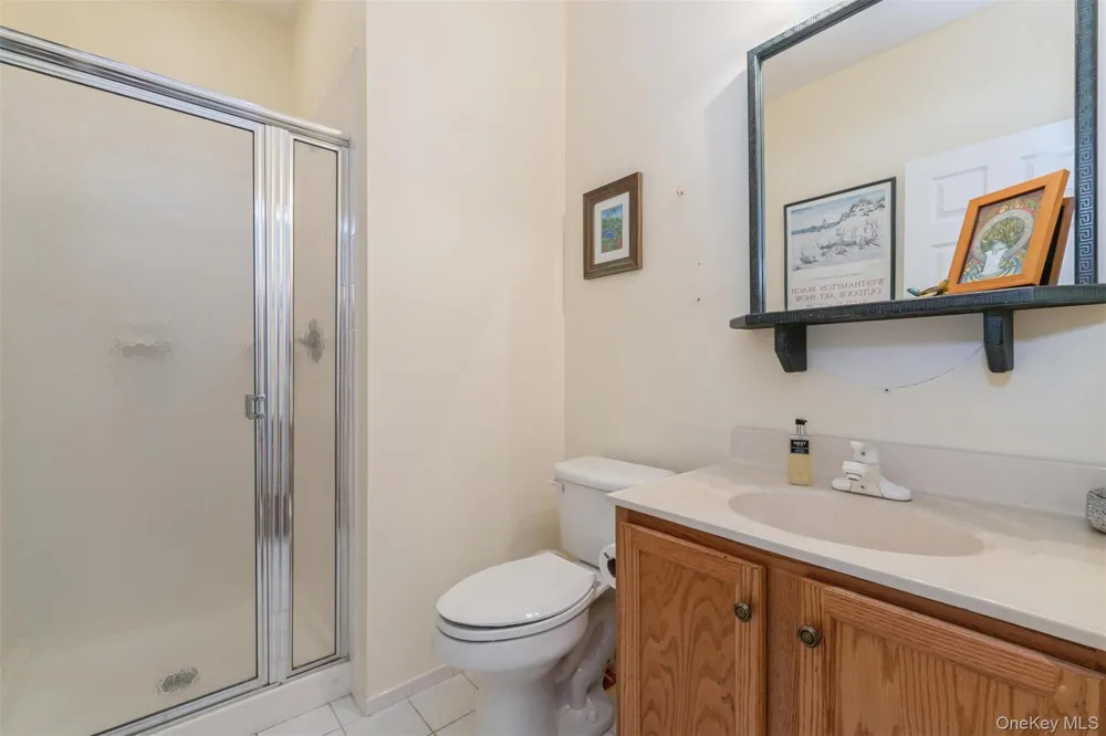 1401 Aerie Way East Quogue, NY 11942