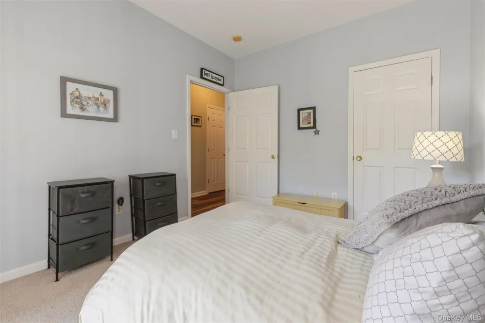 1401 Aerie Way East Quogue, NY 11942