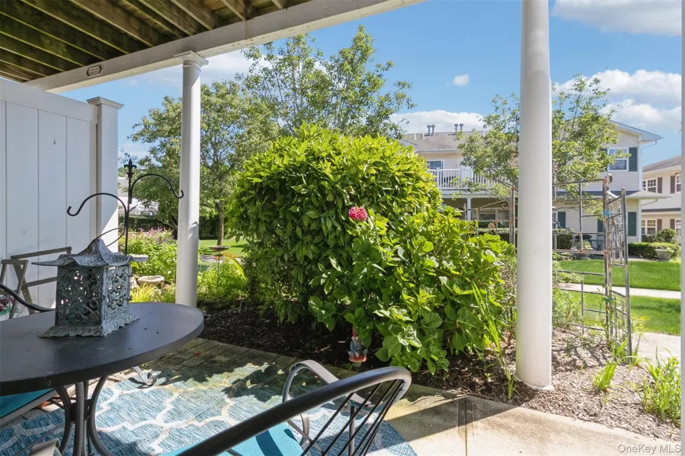 1401 Aerie Way East Quogue, NY 11942