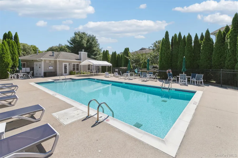 1401 Aerie Way East Quogue, NY 11942
