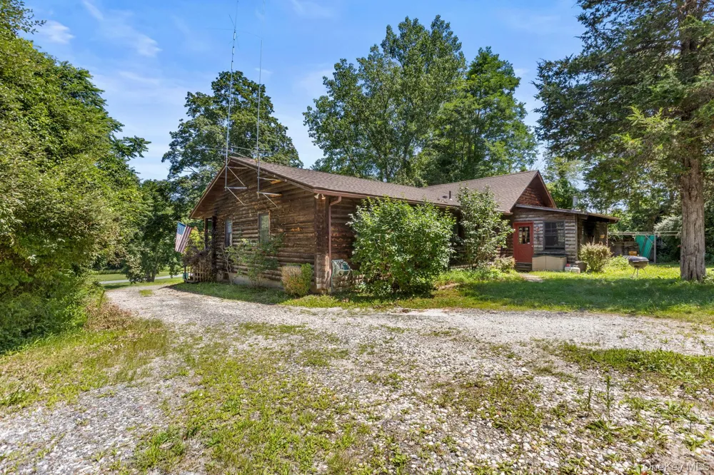 12 Rebecca Drive Pawling, NY 12564
