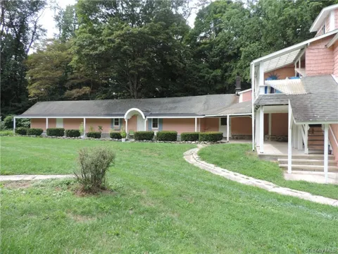 958-964 Hollow Road