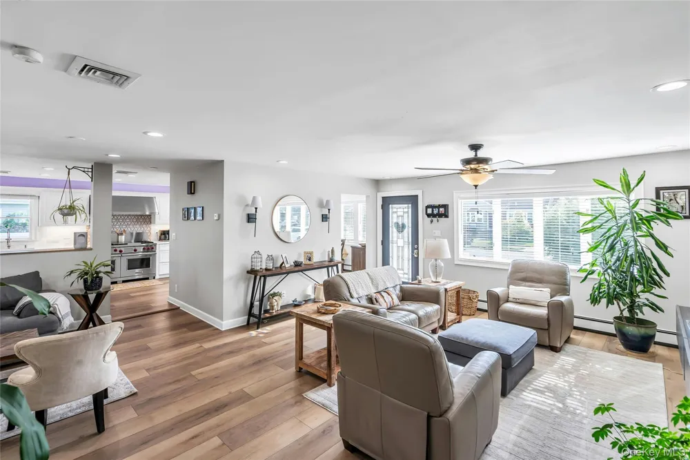 7 Mohawk Drive Massapequa, NY 11758