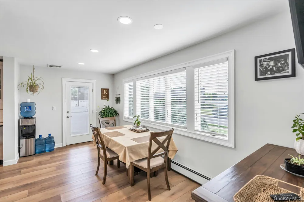 7 Mohawk Drive Massapequa, NY 11758