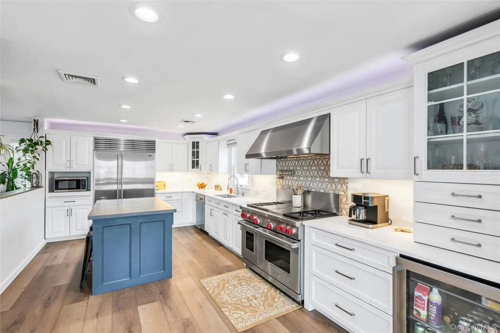 7 Mohawk Drive Massapequa, NY 11758