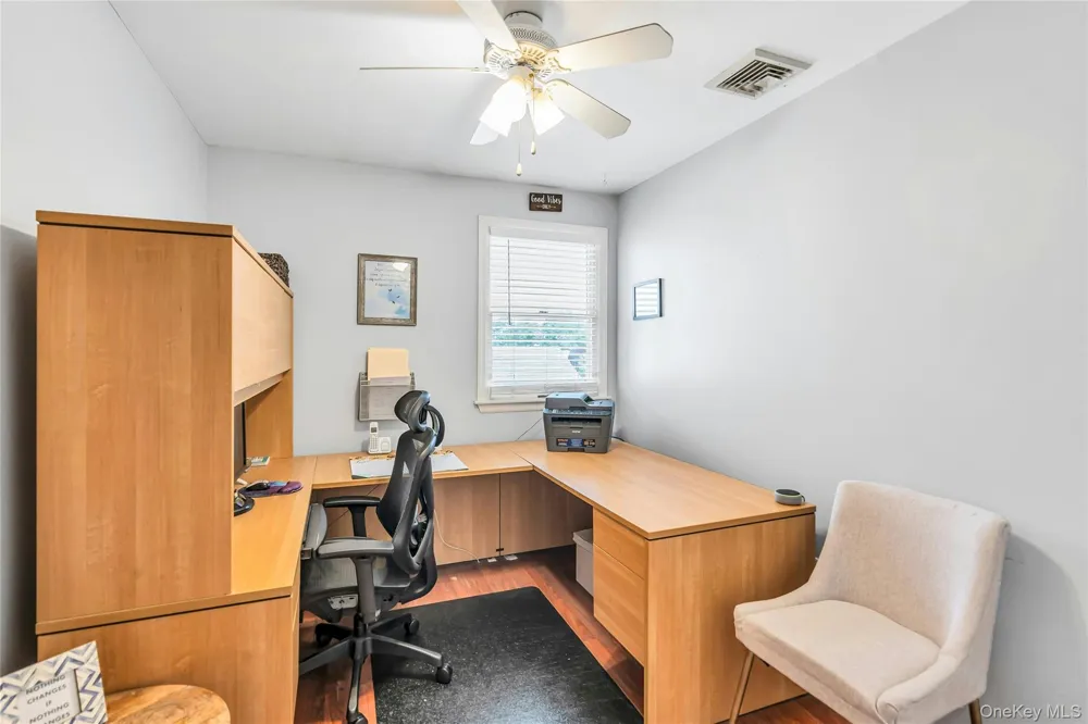 7 Mohawk Drive Massapequa, NY 11758
