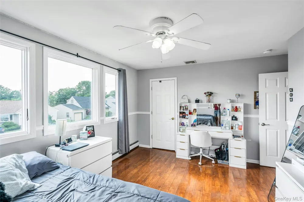 7 Mohawk Drive Massapequa, NY 11758
