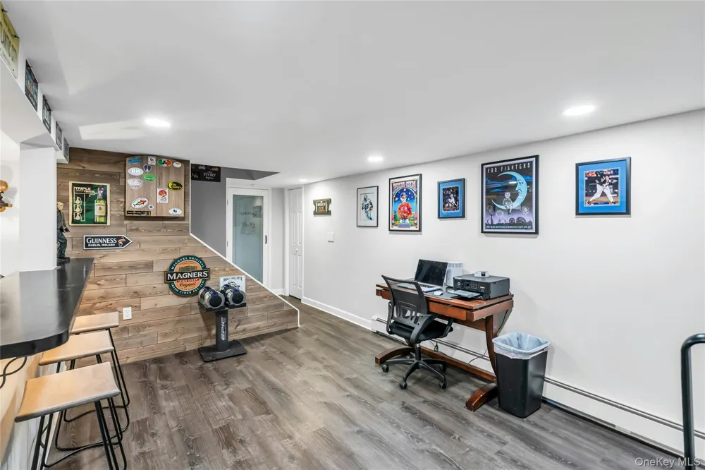 7 Mohawk Drive Massapequa, NY 11758