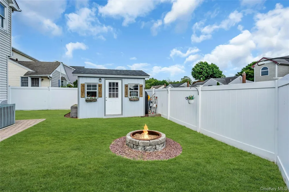 7 Mohawk Drive Massapequa, NY 11758