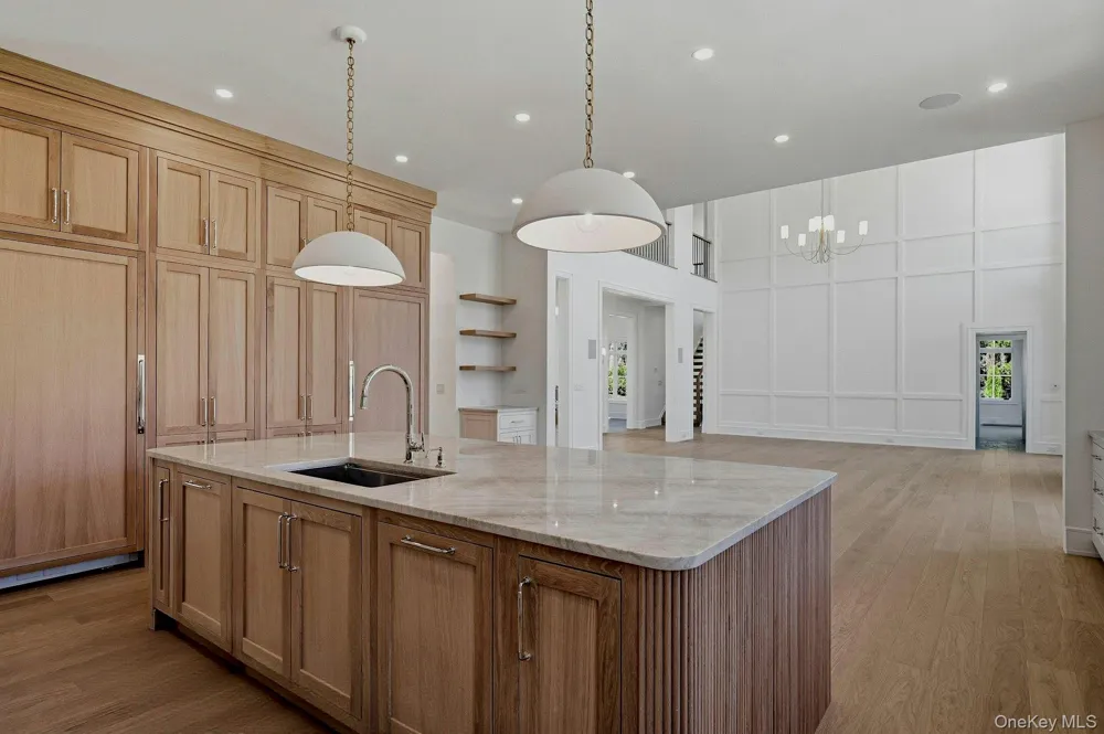 25 W Creek Farms Road Sands Point, NY 11050