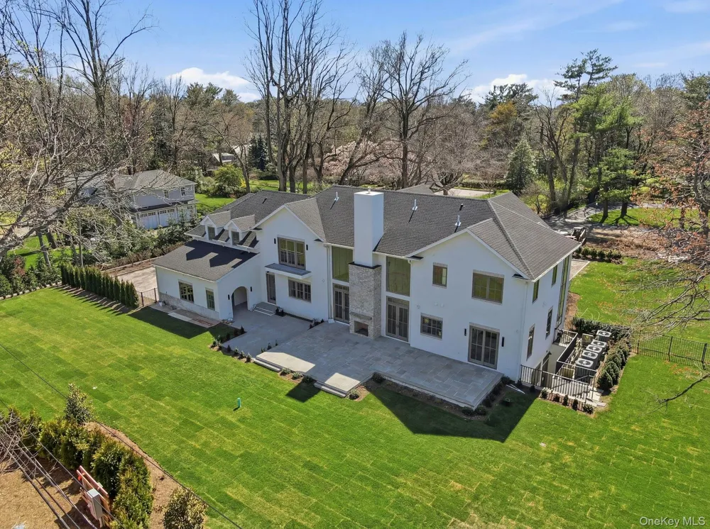 25 W Creek Farms Road Sands Point, NY 11050