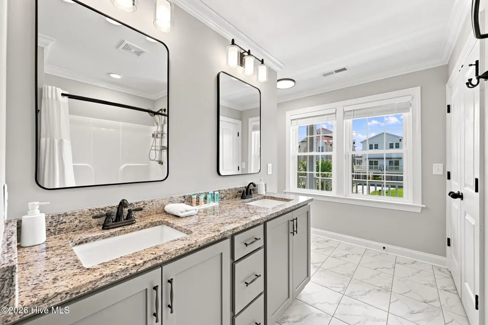 33 Sandy Lane Surf City, NC 28445