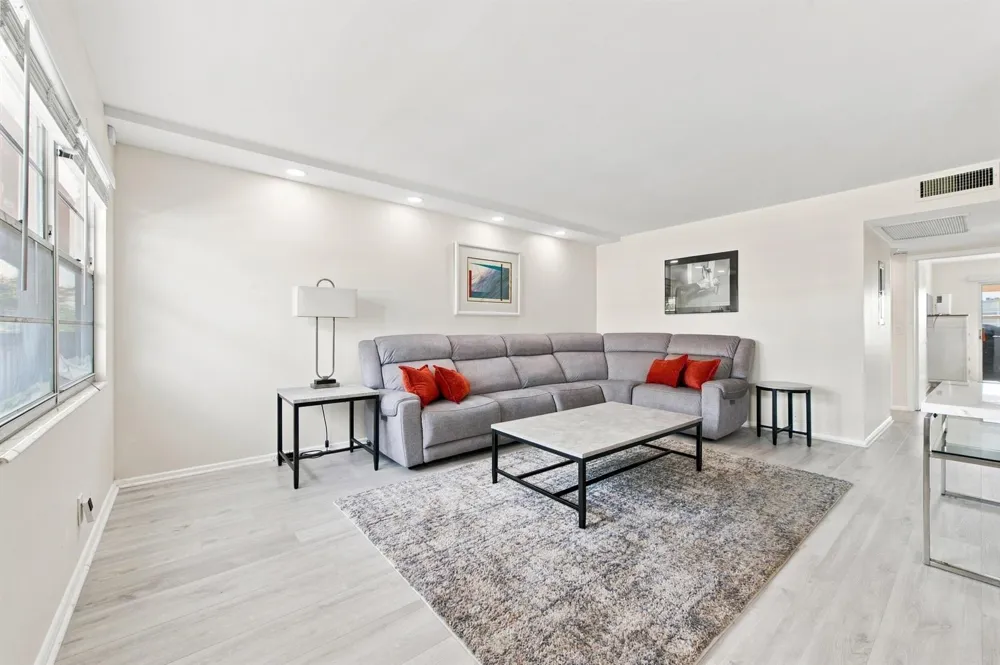 2069 Guildford D #D Boca Raton, FL 33434