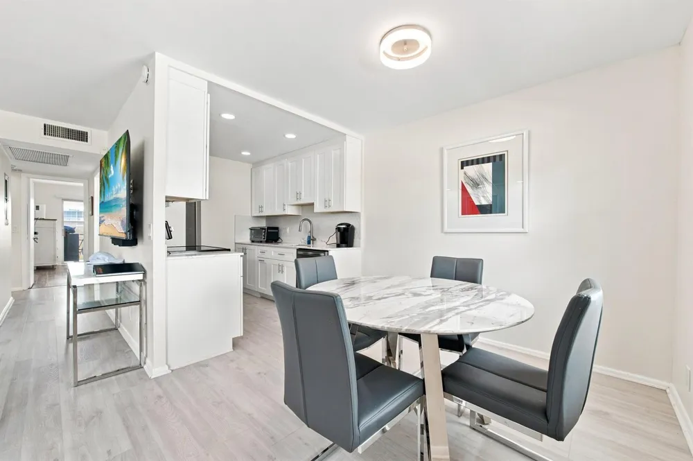 2069 Guildford D #D Boca Raton, FL 33434