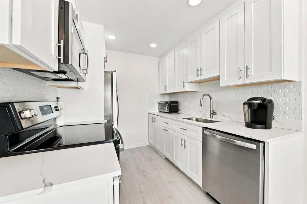 2069 Guildford D #D Boca Raton, FL 33434