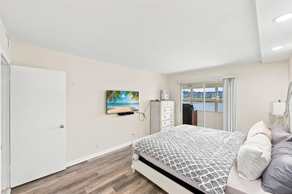 2069 Guildford D #D Boca Raton, FL 33434