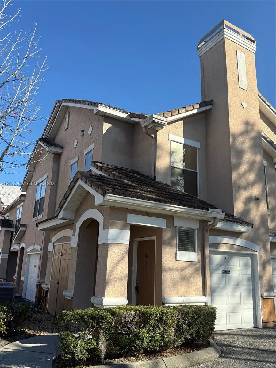 17962 VILLA CREEK DRIVE #17962 Tampa, FL 33647