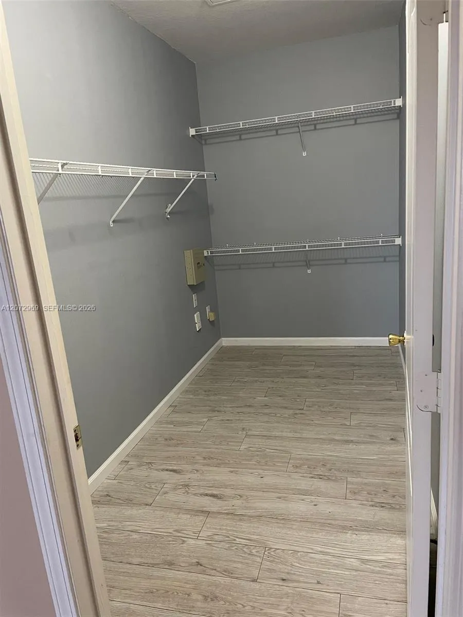 17962 VILLA CREEK DRIVE #17962 Tampa, FL 33647