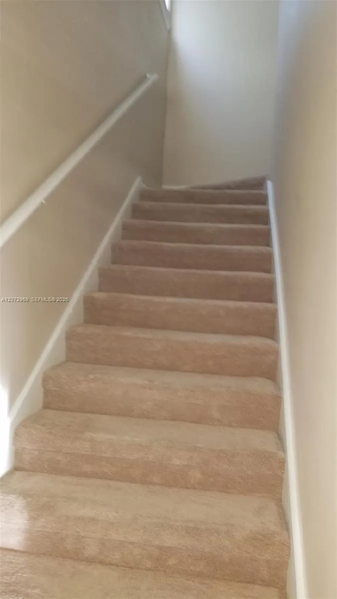 17962 VILLA CREEK DRIVE #17962 Tampa, FL 33647