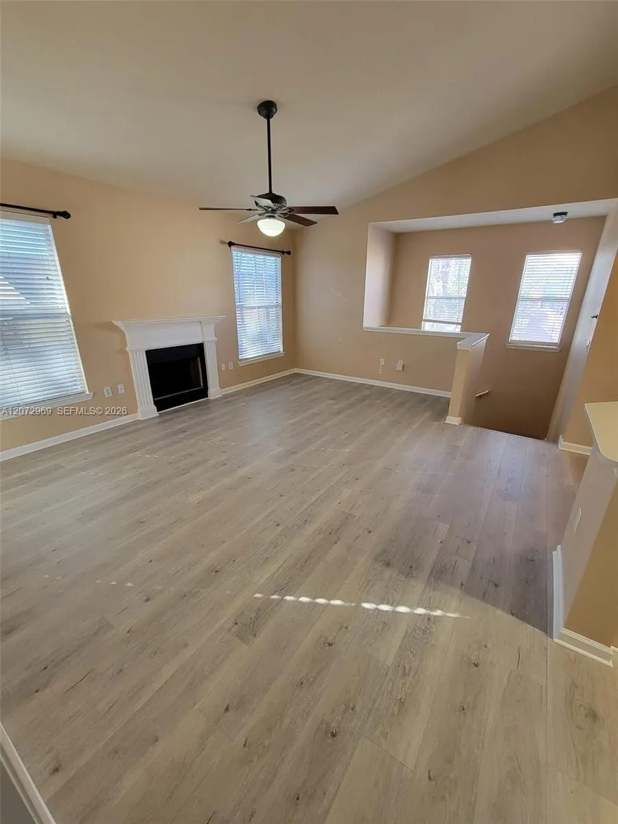 17962 VILLA CREEK DRIVE #17962 Tampa, FL 33647