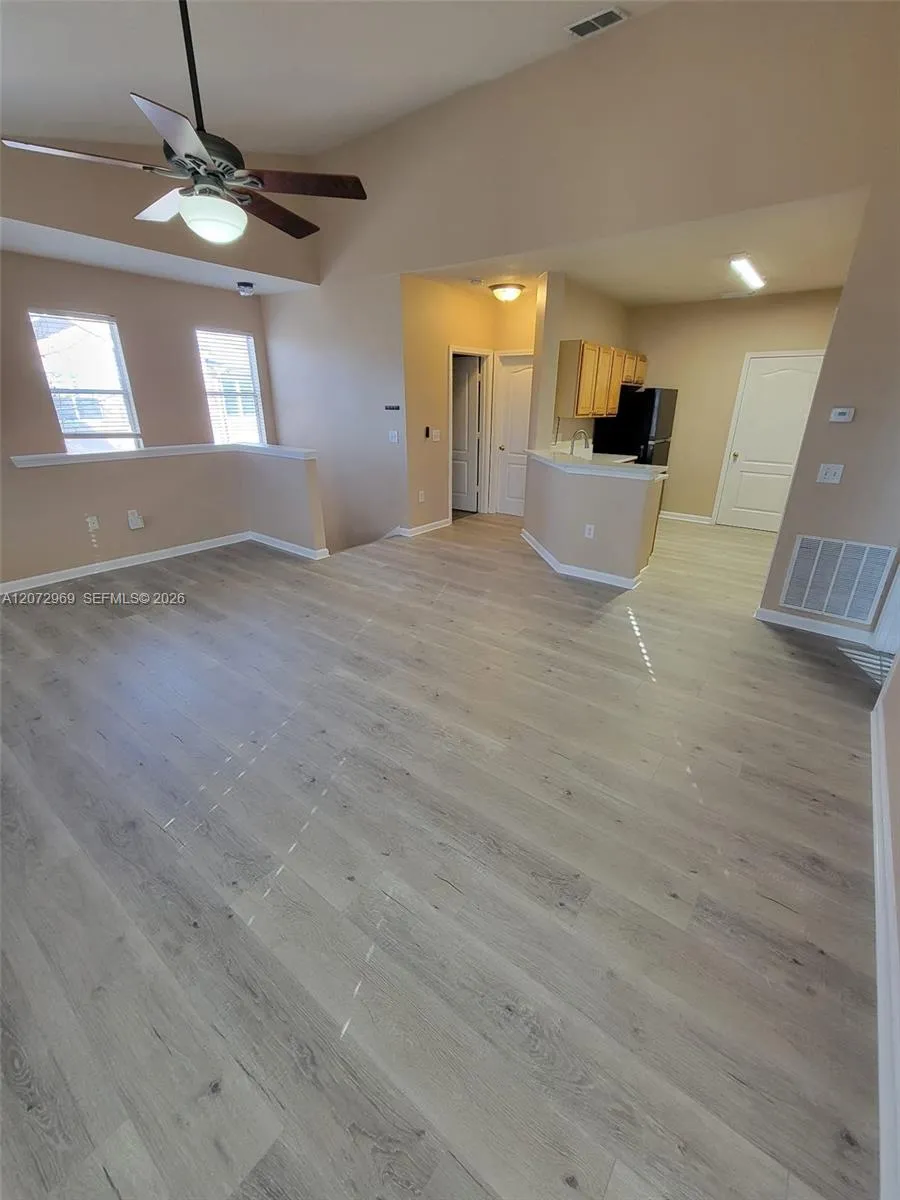 17962 VILLA CREEK DRIVE #17962 Tampa, FL 33647