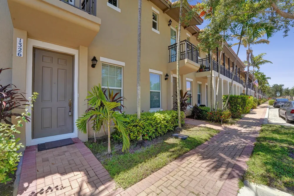 1326 SW 147TH TERRACE Pembroke Pines, FL 33027