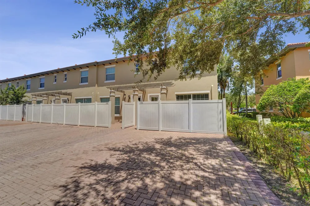 1326 SW 147TH TERRACE Pembroke Pines, FL 33027