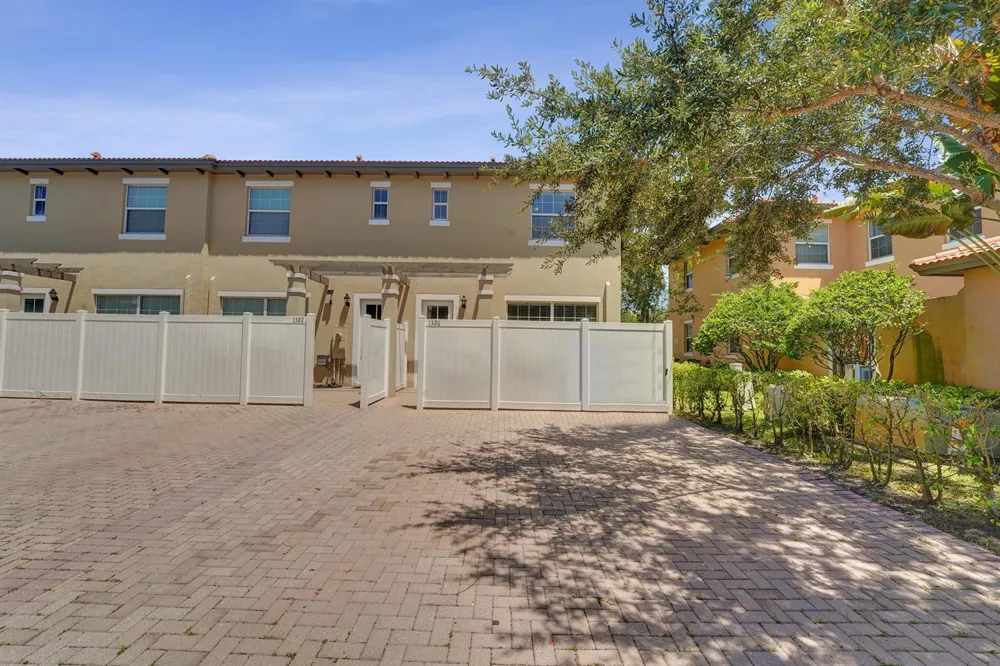 1326 SW 147TH TERRACE Pembroke Pines, FL 33027