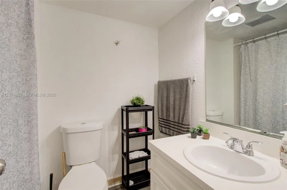 4610 NW 79th Ave #2D Doral, FL 33166