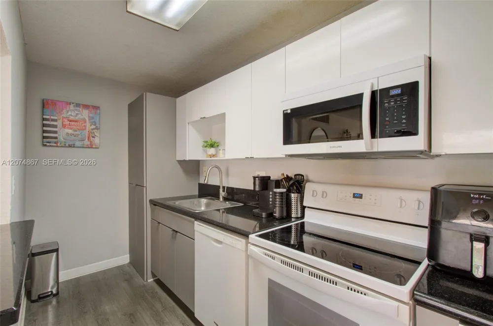 4610 NW 79th Ave #2D Doral, FL 33166