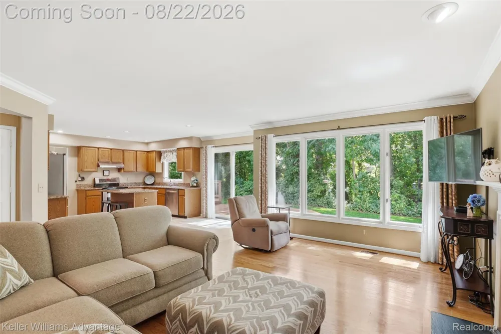 29582 English Way Novi City, MI 48377
