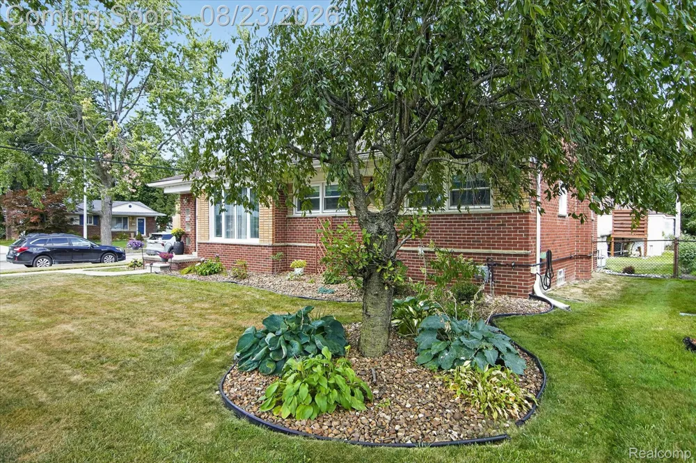 9072 Denne Street Livonia City, MI 48150