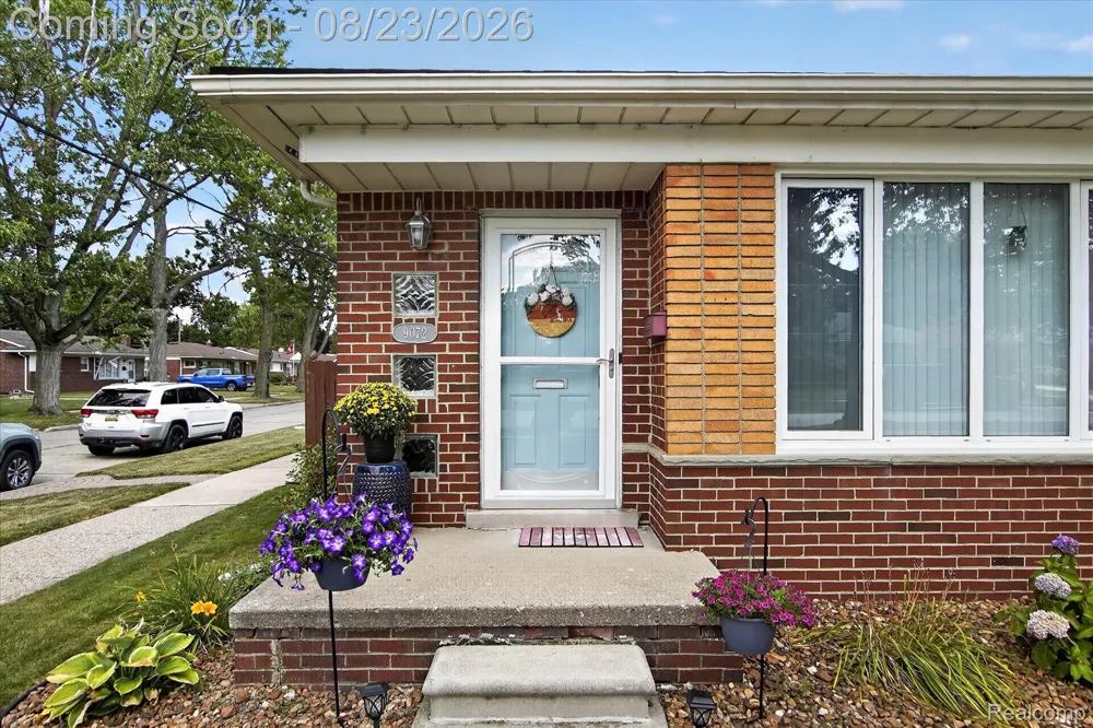 9072 Denne Street Livonia City, MI 48150