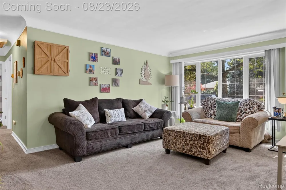 9072 Denne Street Livonia City, MI 48150