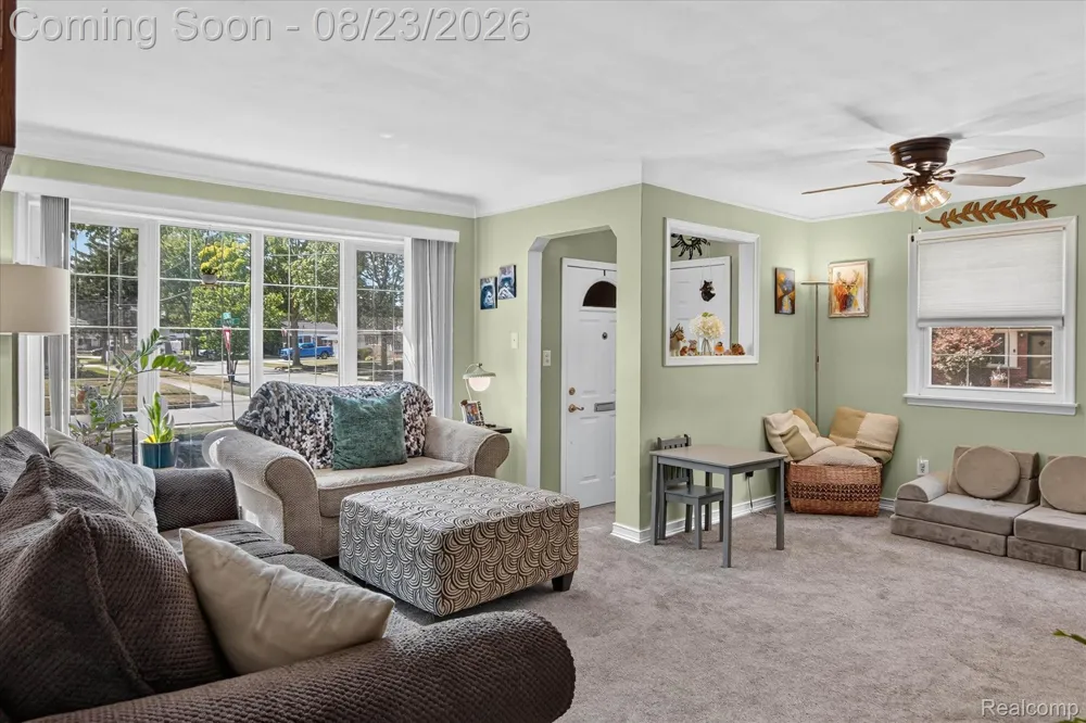 9072 Denne Street Livonia City, MI 48150