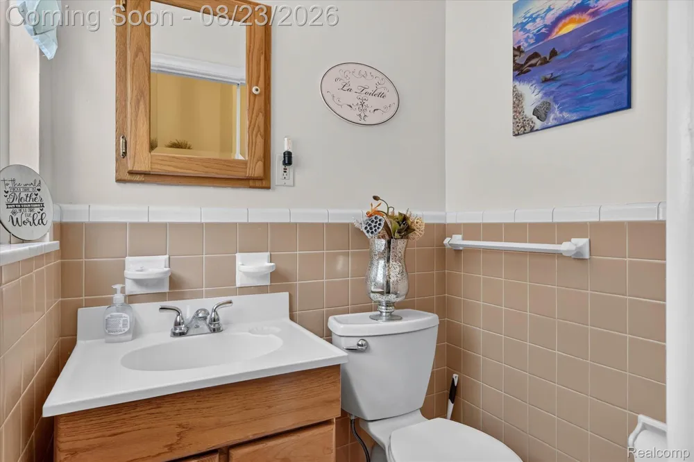 9072 Denne Street Livonia City, MI 48150