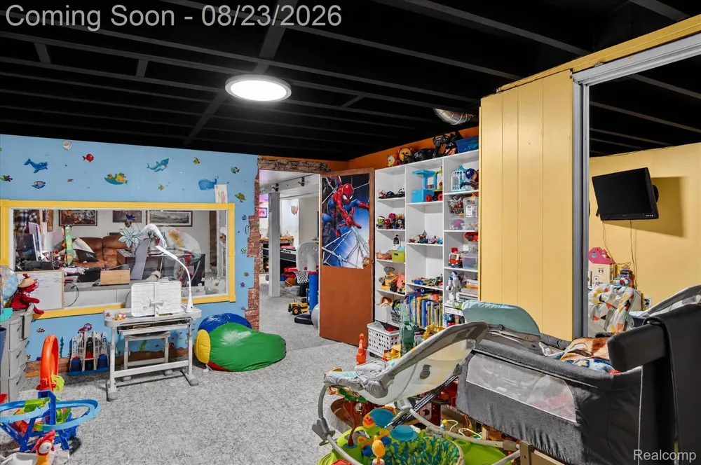 9072 Denne Street Livonia City, MI 48150