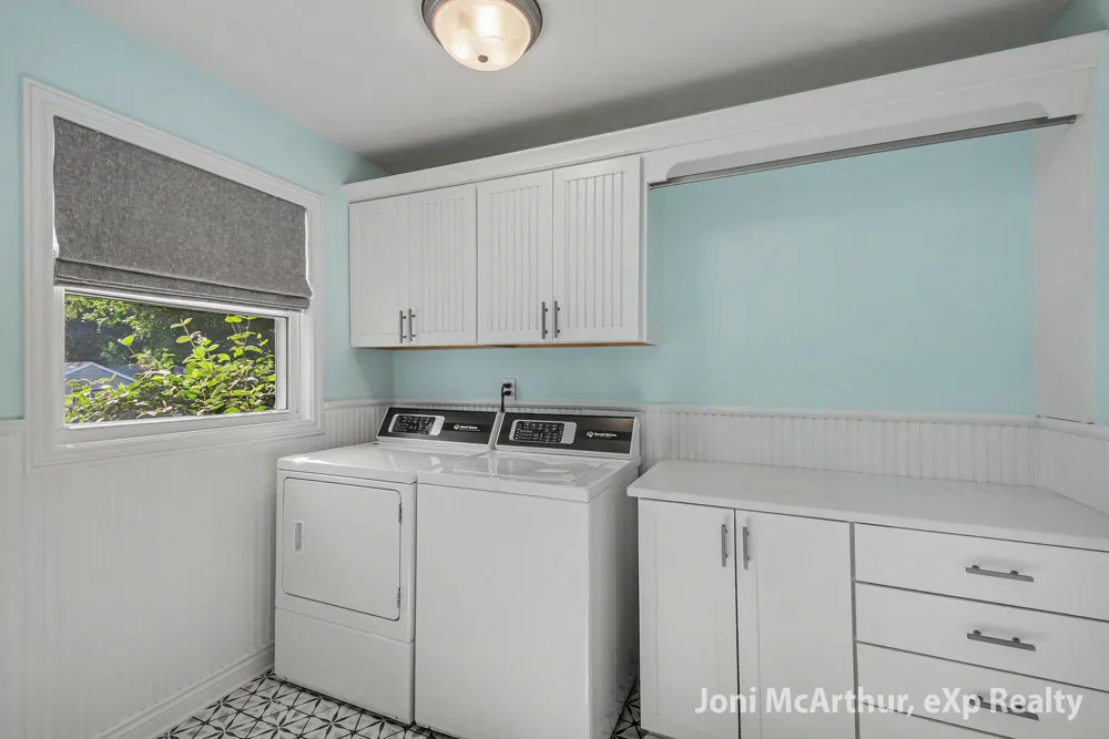 1562 W Ellis Avenue Belding City, MI 48809