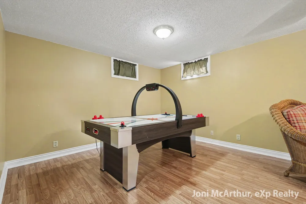 1562 W Ellis Avenue Belding City, MI 48809