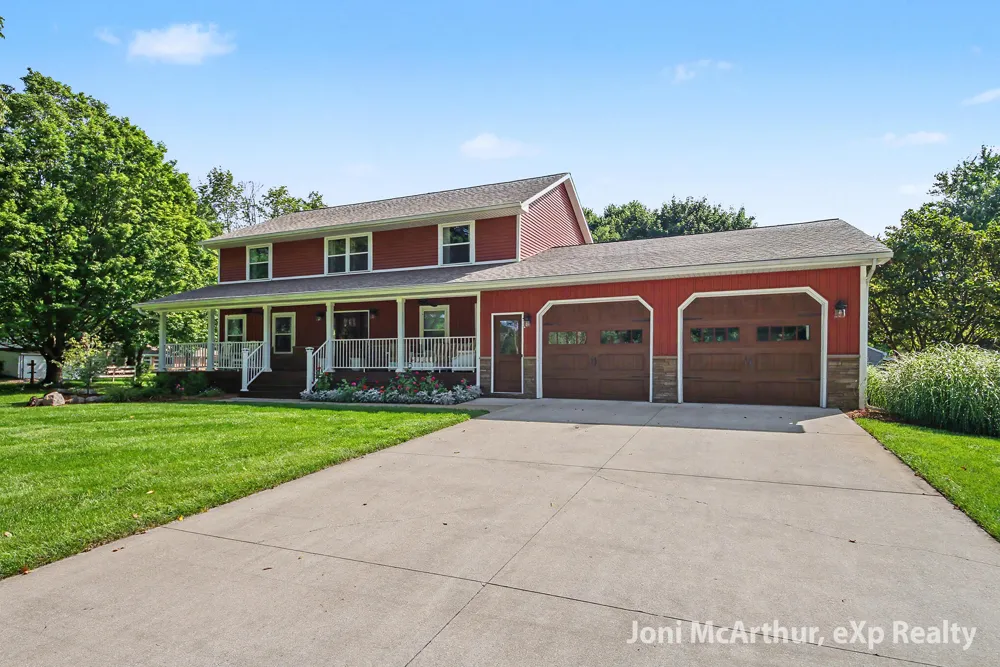 1562 W Ellis Avenue Belding City, MI 48809