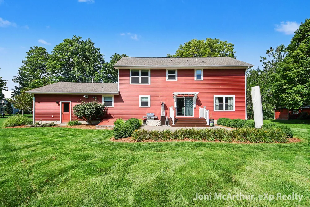 1562 W Ellis Avenue Belding City, MI 48809