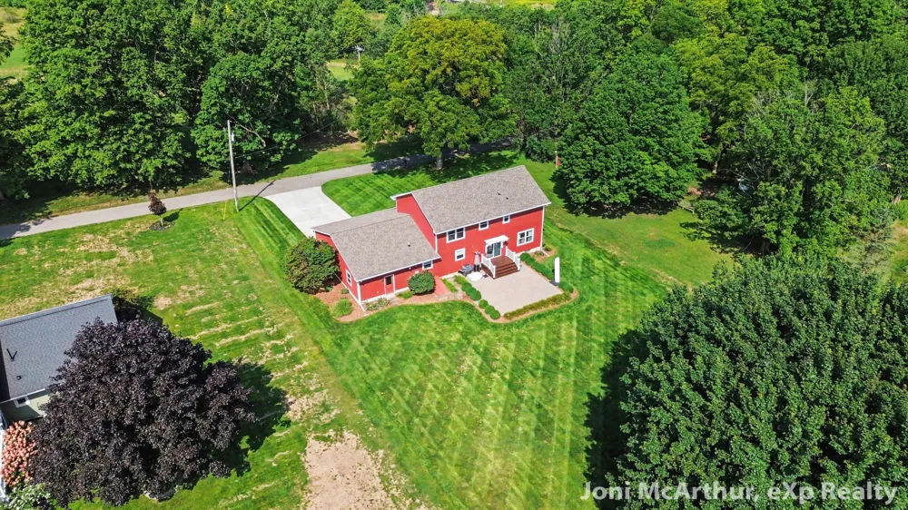 1562 W Ellis Avenue Belding City, MI 48809