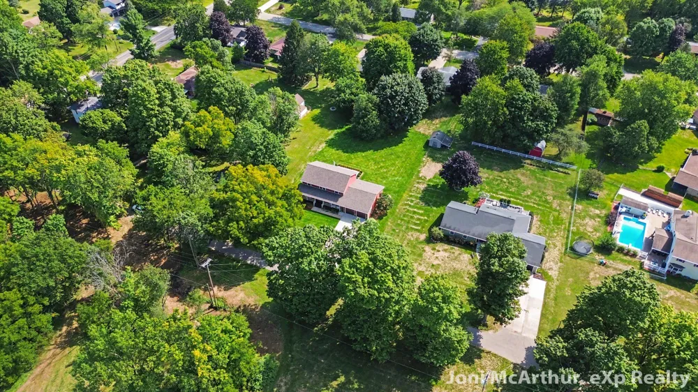 1562 W Ellis Avenue Belding City, MI 48809