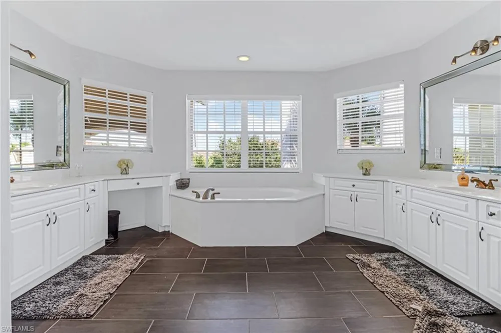 2018 Morning Sun Lane Naples, FL 34119