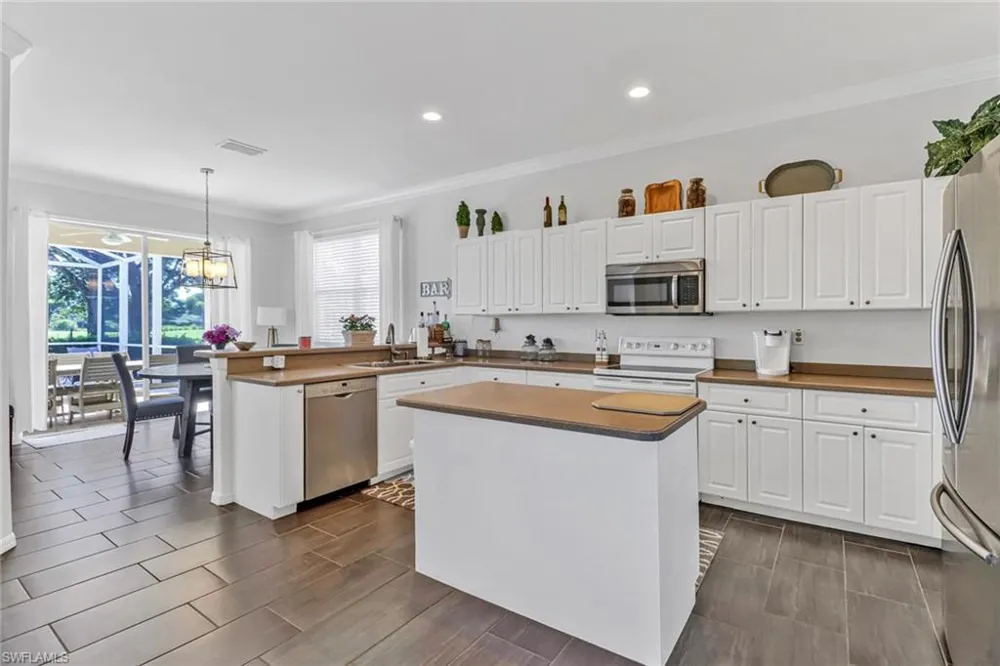 2018 Morning Sun Lane Naples, FL 34119