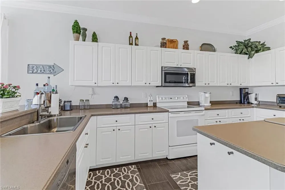 2018 Morning Sun Lane Naples, FL 34119