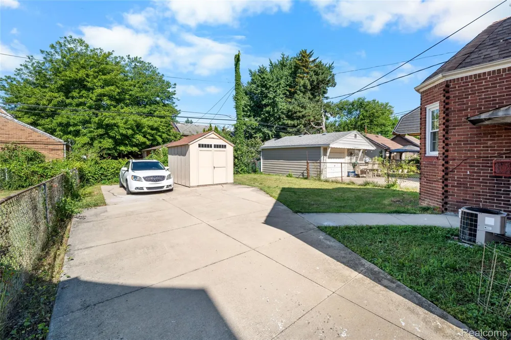 7841 E Morrow Circle Dearborn City, MI 48126