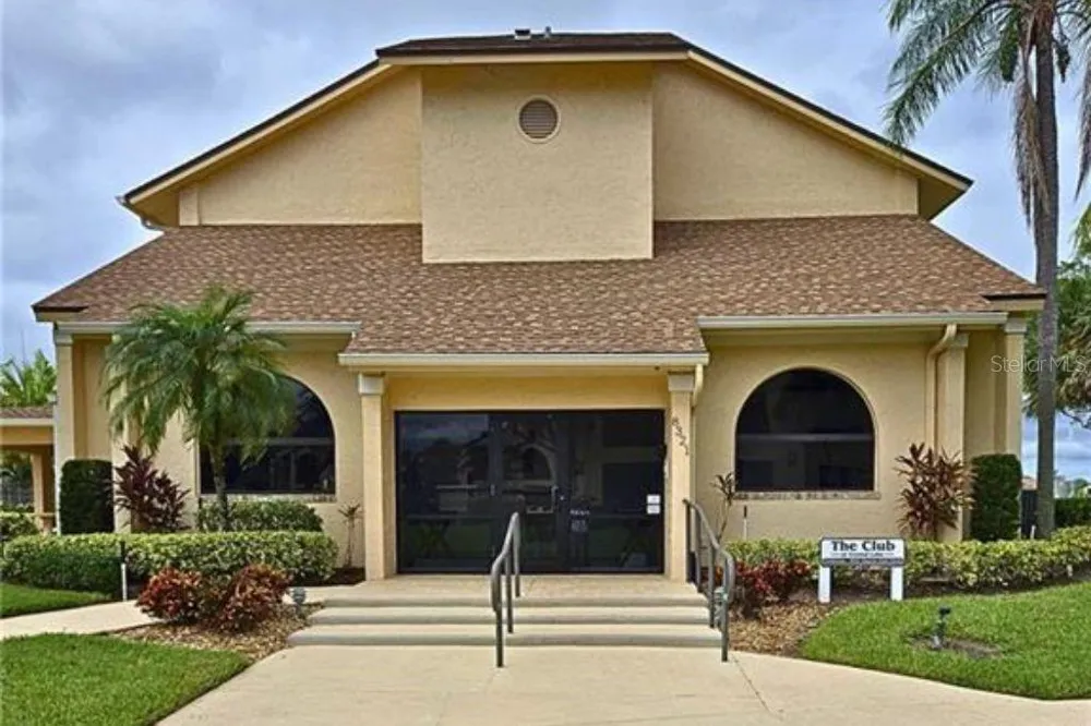 8445 CHARTER CLUB CIRCLE #3 Fort Myers, FL 33919